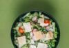 식단의 새로운 물결…한국인 건강 실천을 위한 현실적 팁 green salad on a black bowl