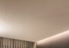 “깊은 잠이 일상 활력의 열쇠…일상에서 실천하는 수면 건강 트렌드” white bed with gray pillow